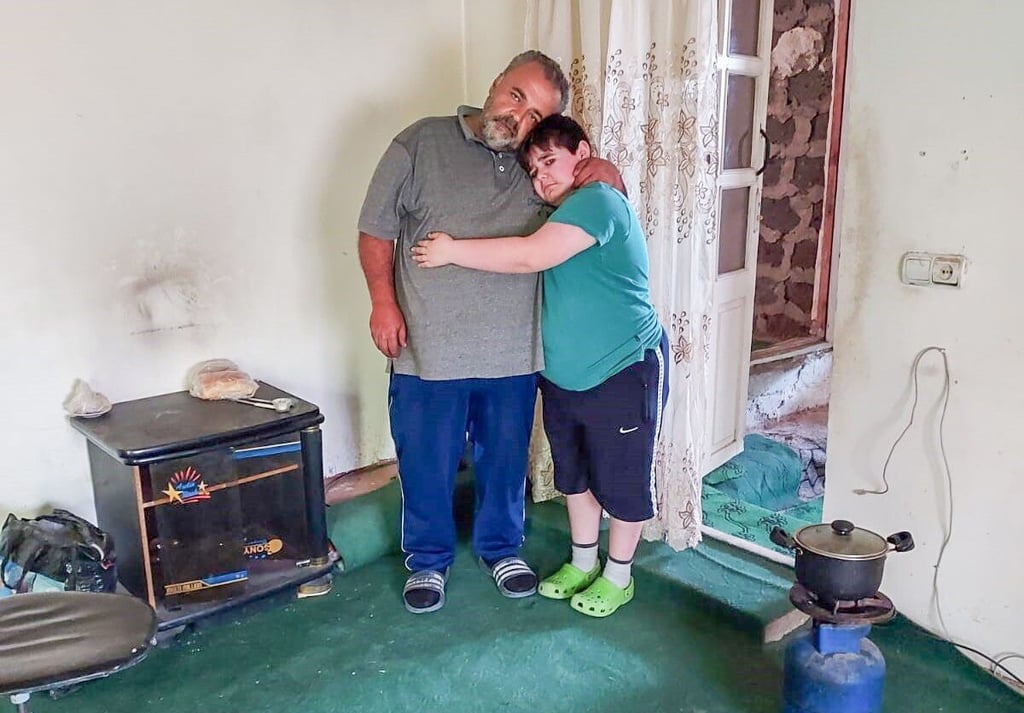 Alexander Kalashyan aus Bernburg sitzt weiter mit seinem Vater in einer Garage in Armenien fest.