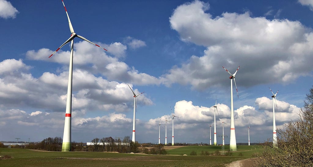 Die Stadtwerke Dessau haben 400.000 Euro in den Bürgerwindpark Schönberg investiert.