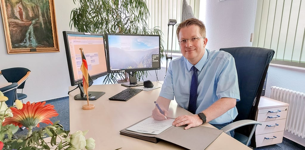 Maik Zedschack (CDU) ist seit drei Wochen Bürgermeister von Thale - und hat nach eigenen Angaben keine „Welpenschutzphase“ bekommen.
