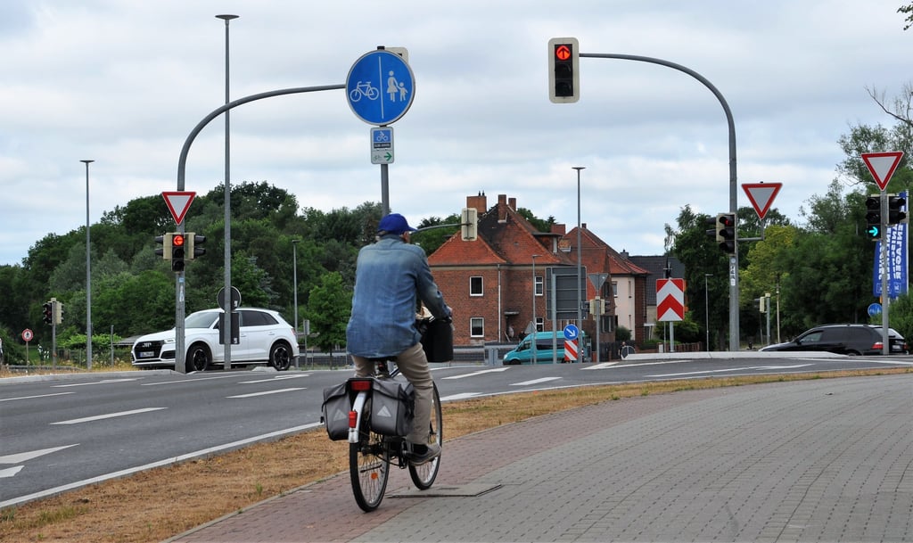 Die Trasse des Elbe-Havel-Radweges, die durch Genthin führt, wird geändert. Ausgeschildert ist die neue Trassenführung im Zuge der knotenpunktbezogenen Wegweisung bereits.