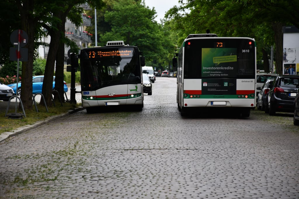 Der Ersatzverkehr mit Bussen in Magdeburg-Stadtfeld soll Anfang September 2021 enden.