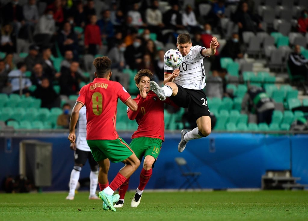 Wurde mit der deutschen U21 Europameister: Vitaly Janelt (r) in Aktion.