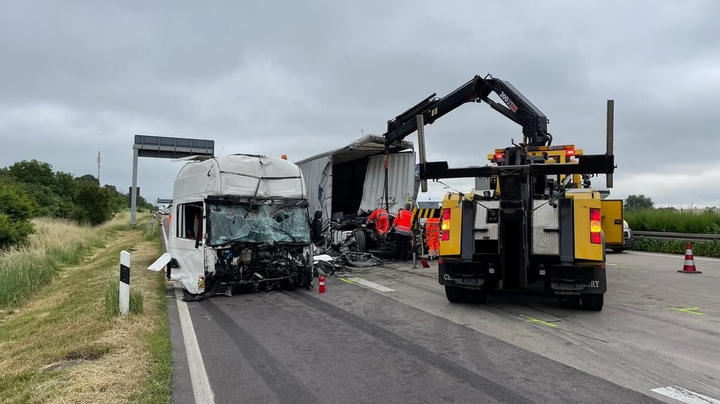 Ein schwerer Unfall ereignete sich am Dienstagmorgen auf der A2 bei Irxleben.