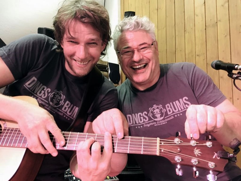 Der Sonntag startet um 11 Uhr mit einem Frühschoppen. Hier werden „Dings und Bums“ alias Marcel Wricke und Thomas Nehrkorn mit viel Live-Musik für jede Menge Unterhaltung sorgen.