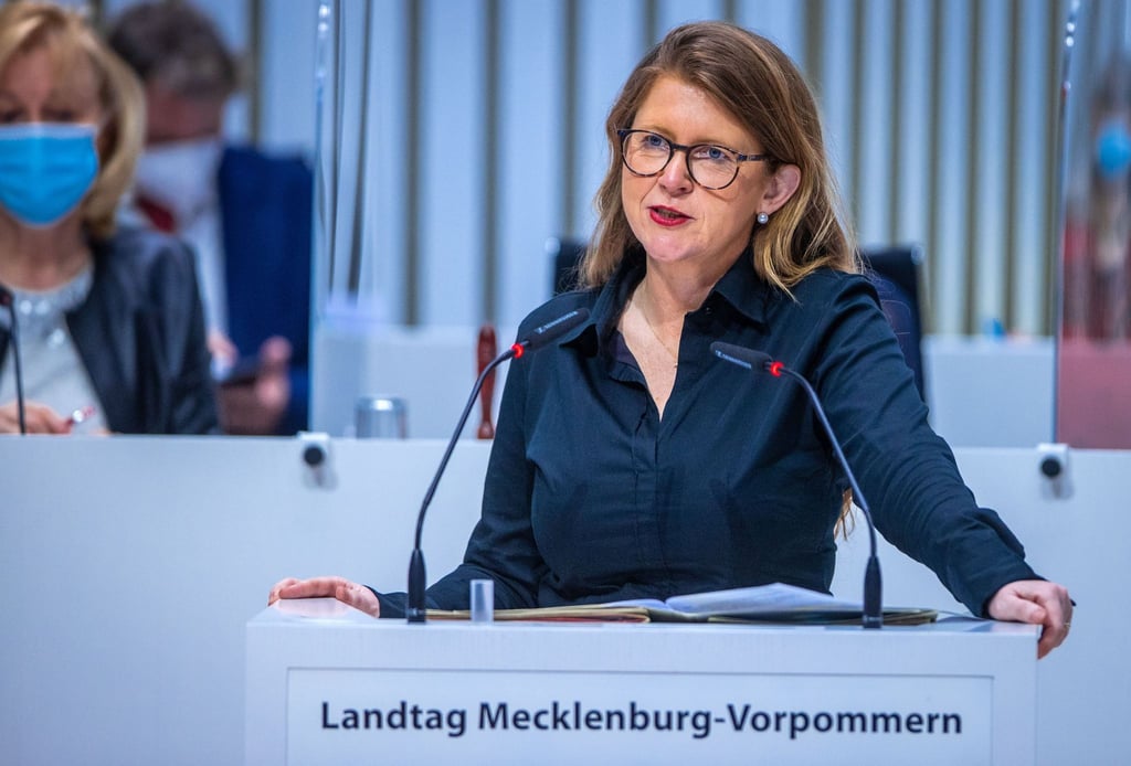 Katy Hoffmeister (CDU) spricht im Landtag.