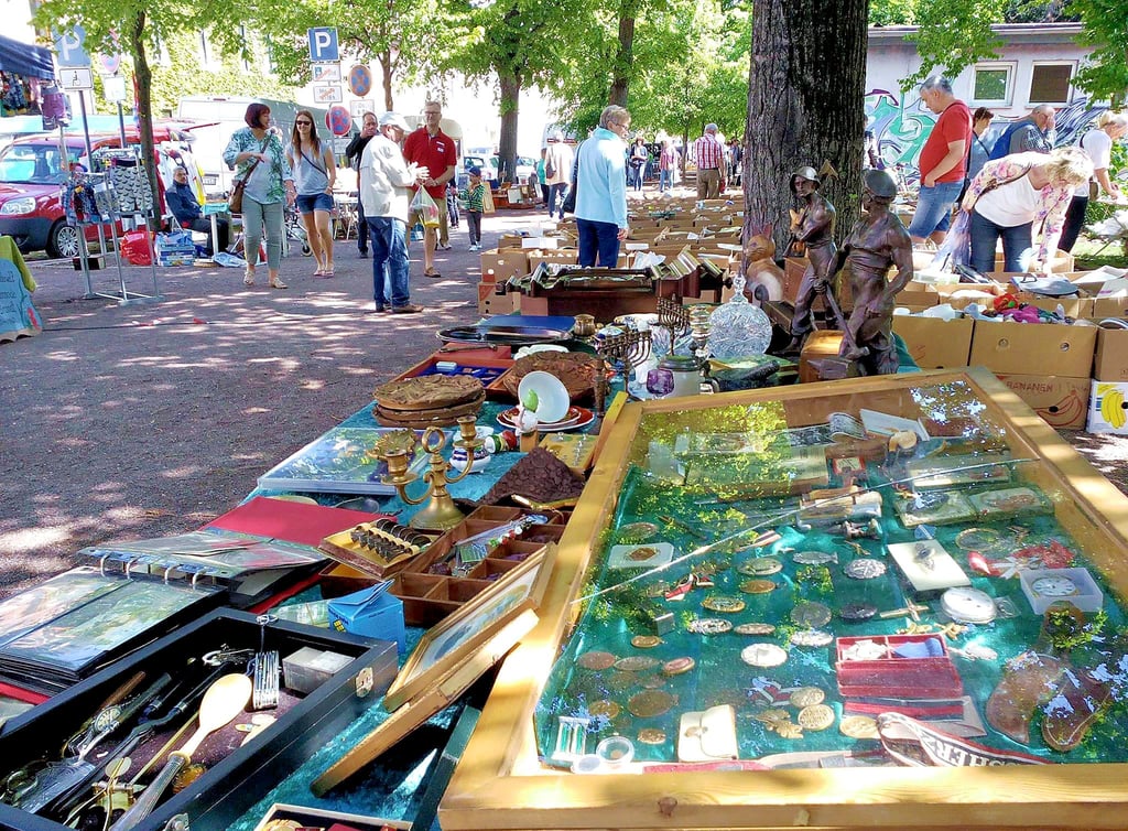Bereits in der Vergangenheit wurde der Antikmarkt zum Stadt- und Rosenfest veranstaltet. Nun gibt es einen Markt vor dem Pep in Bernburg.