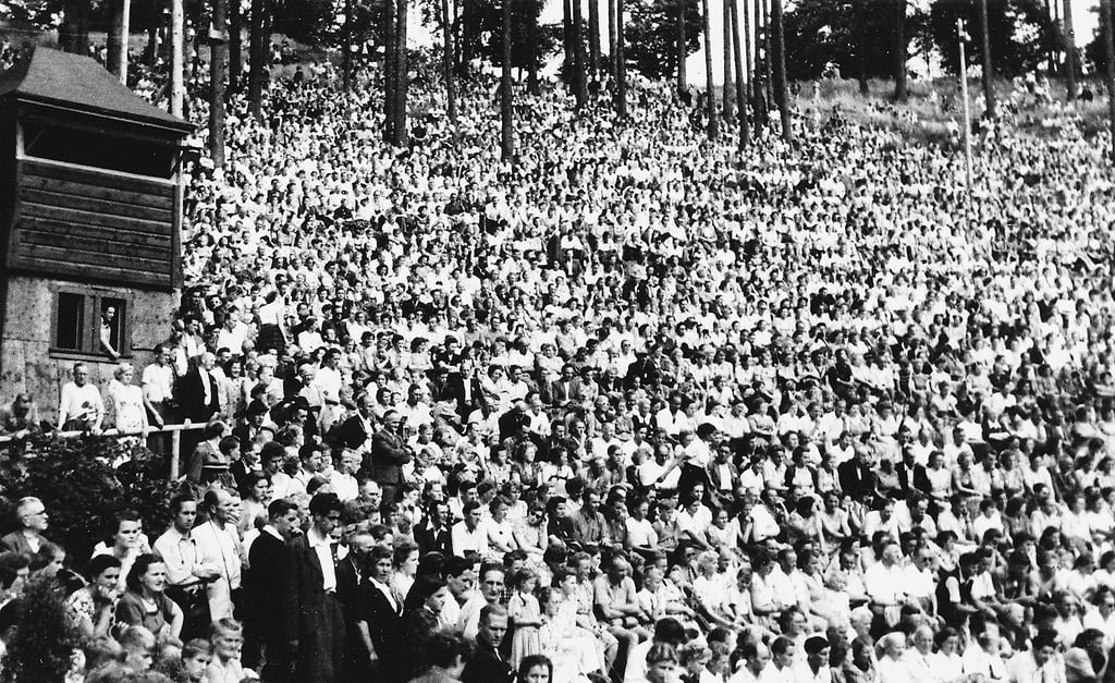So viel Andrang herrscht einst auf der Waldbühne Altenbrak zum Beispiel beim Harzer Jodlerwettstreit. Die Spielstätte wird in diesem Jahr 70 Jahre alt.