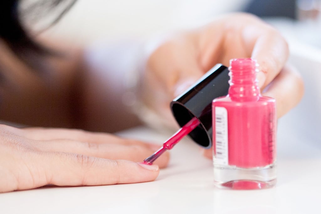 Wer Nagellack benutzt, kommt um den entsprechenden Entferner nicht herum. „Ökotest“ hat einige davon getestet.