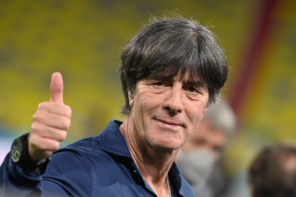 Daumen hoch? Bundestrainer Joachim Löw und sein Nationalteam konnte bei der EURO 2020 bislang nur ein Mal überzeugen.