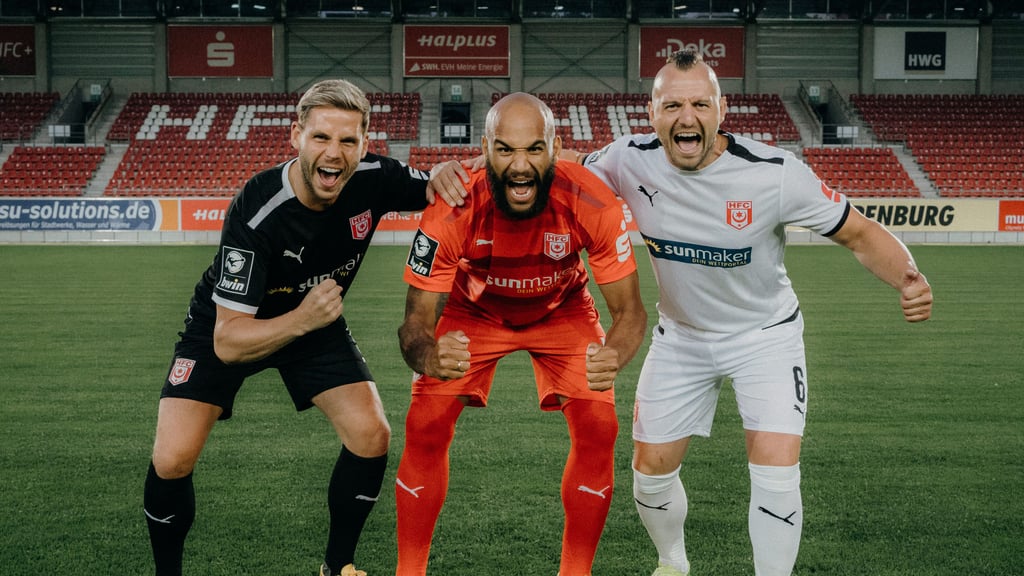 Schwarz, Rot, Weiß: Farblich geht der Hallesche FC bei seinen neuen Trikots kein Risiko ein.