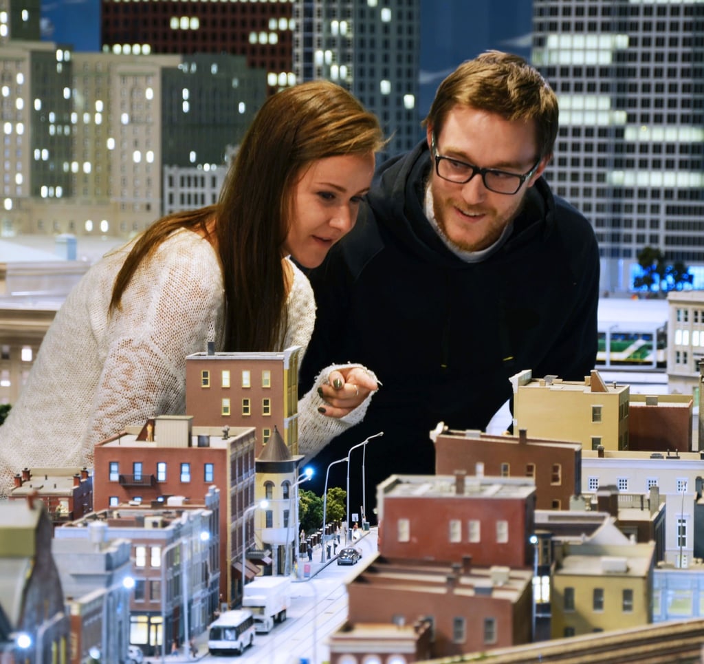 „Little Canada“ in Toronto stellt zunächst fünf verschiedene Städte und Regionen vor.