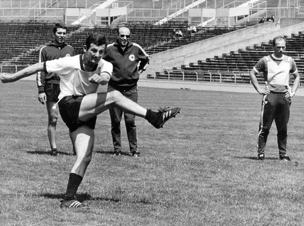 Starb im Alter von 79 Jahren: Ex-Nationalspieler Ludwig Müller (v).