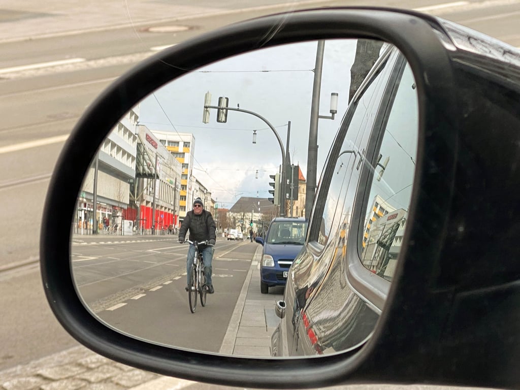 In der Kavalierstraße hat es einen Unfall gegeben.
