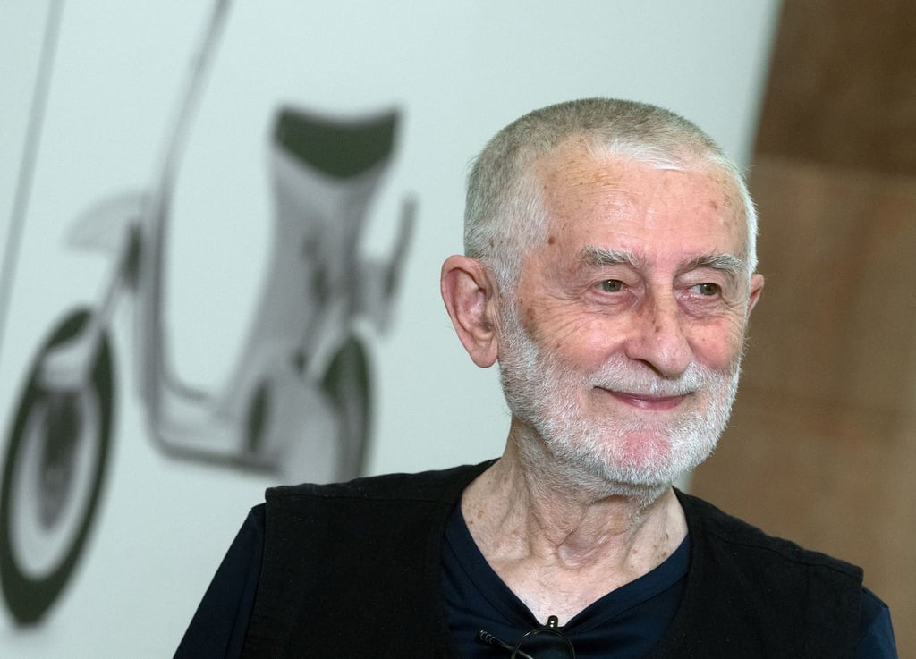 Der Formgestalter Karl Clauss Dietel in Chemnitz.