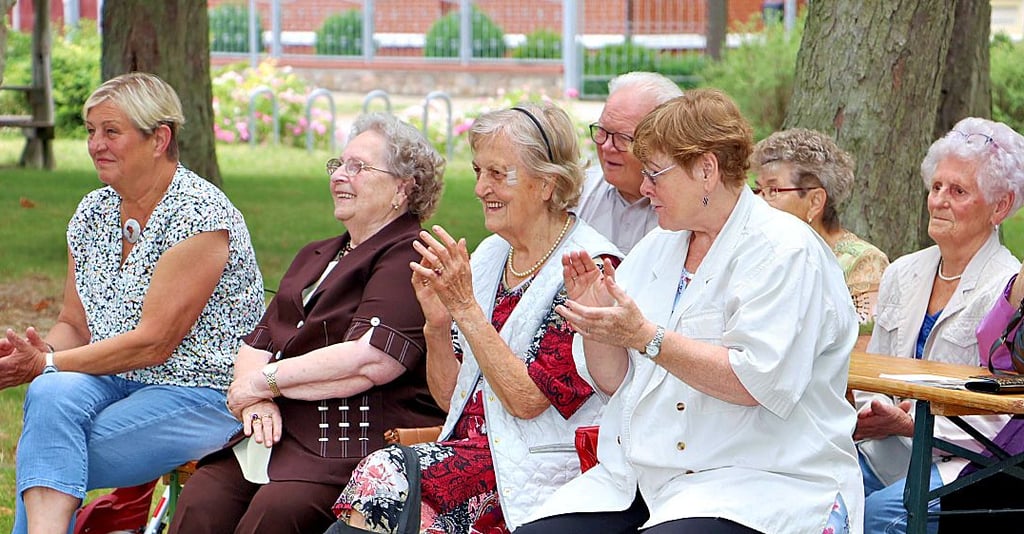Das Programm der Mädchen und Jungen bereitete den Mitgliedern der "Lindenblüte" viel Freude.