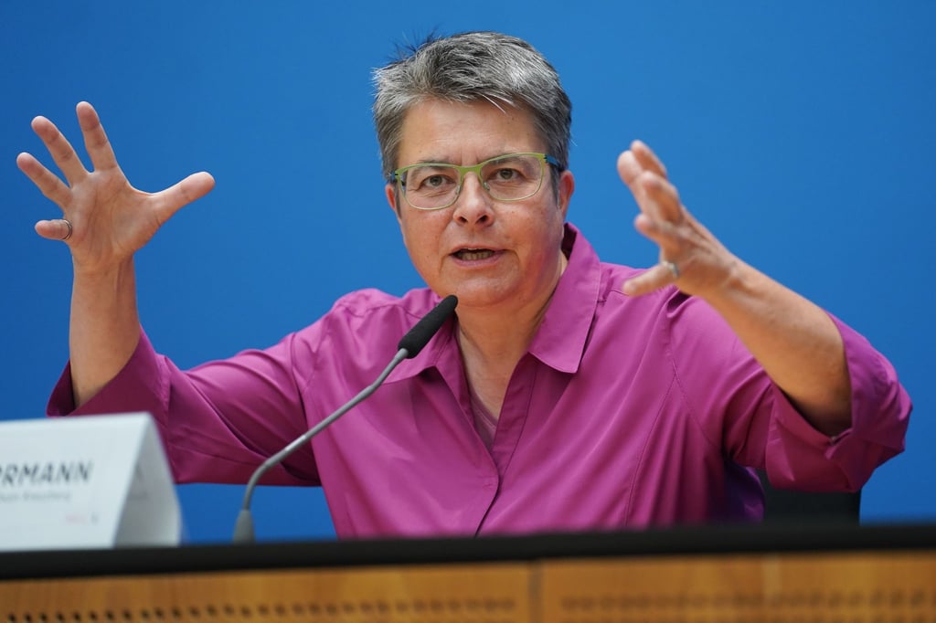 Monika Herrmann (Bündnis90/Die Günen), Bezirksbürgermeisterin Friedrichshain-Kreuzberg, spricht.