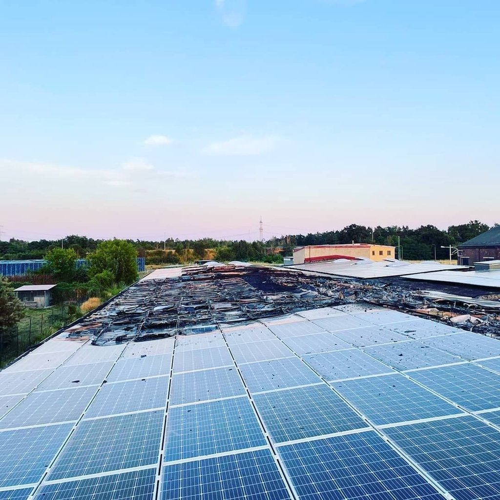 Die Solaranlage auf dem Dach hat vermutlich das Feuer ausgelöst.