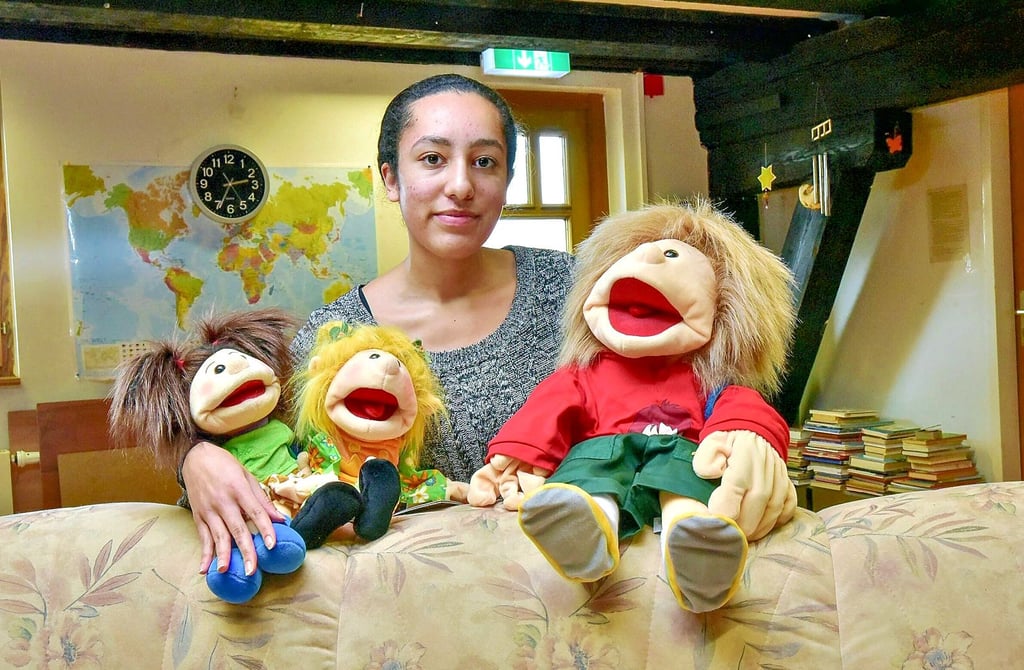 Isabell Bolz hilft als Bundesfreiwillige in der Ölmühle.