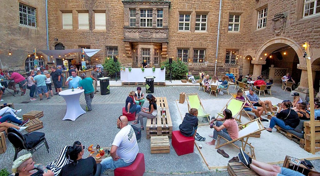 Das Archivfoto von 2019 zeigt die Sommerlounge.