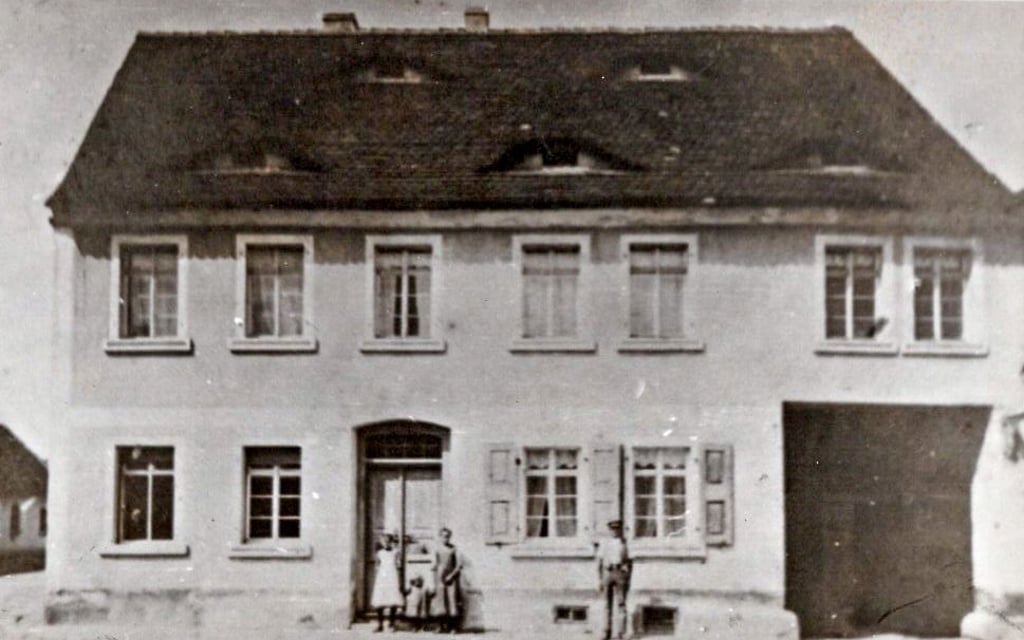 Das Haus der alten Schmiede um 1909.
