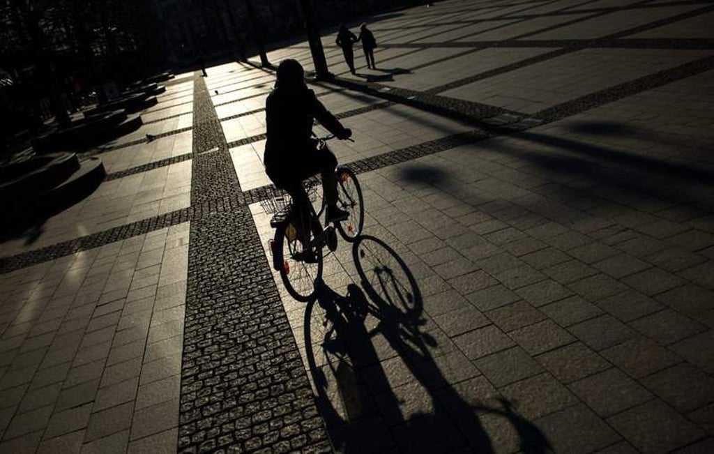 Betrunken Fahrrad zu fahren ist nie eine gute Idee.