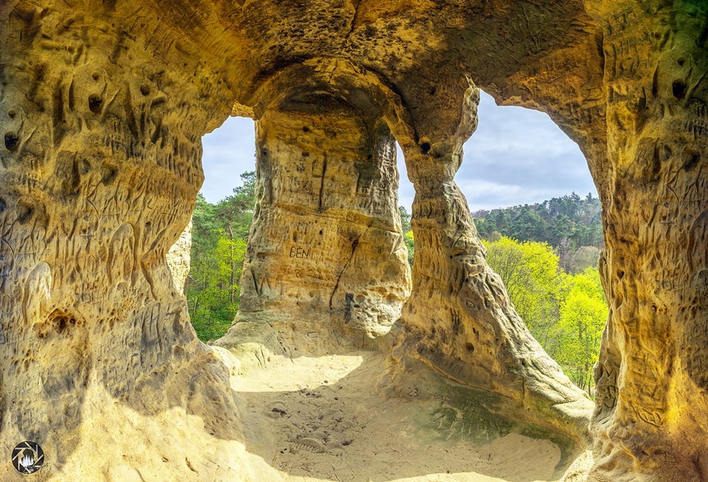 Auf „Mystik-Tour“ durch die Klusberge führt am 9. Juli zusammen mit einer Wanderführerin die Autorin Kathrin R. Hotowetz.