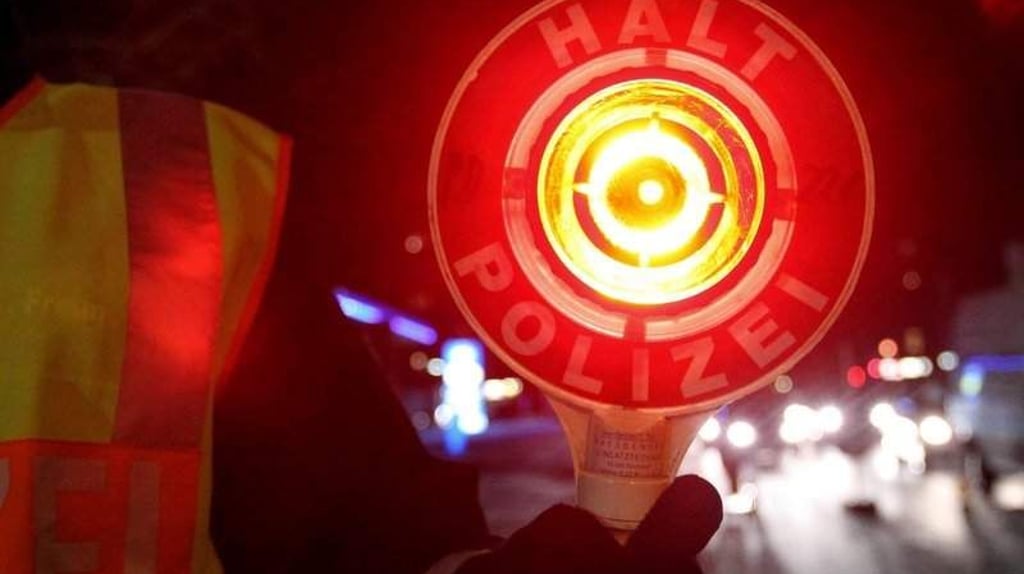 Der Radfahrer aus Magdeburg weigerte sich seine Personalien herauszugeben. Die Polizisten fanden bei dem Mann mehrere Messer, einen Schlagring und geringe Mengen an Drogen. Symbolfoto: