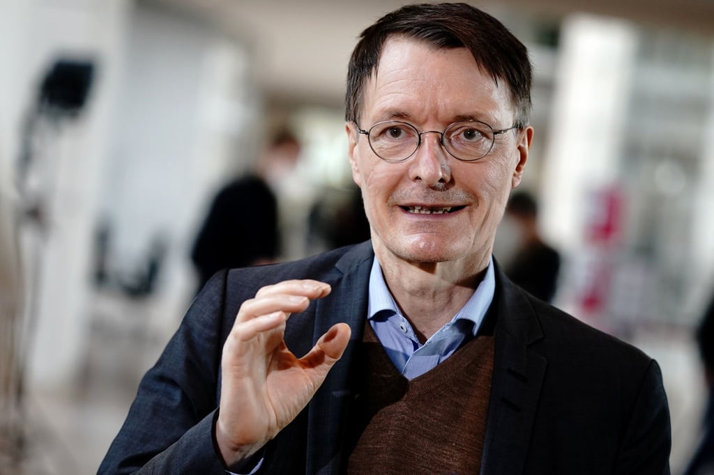SPD-Gesundheitsexperte Karl Lauterbach glaubt trotz Corona-Pandemie an einen relativ entspannten Sommer.