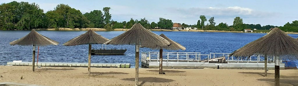 Blick auf das einst leere Strandbad Wolmirsleben. Jetzt kann die Saison wieder anlaufen.