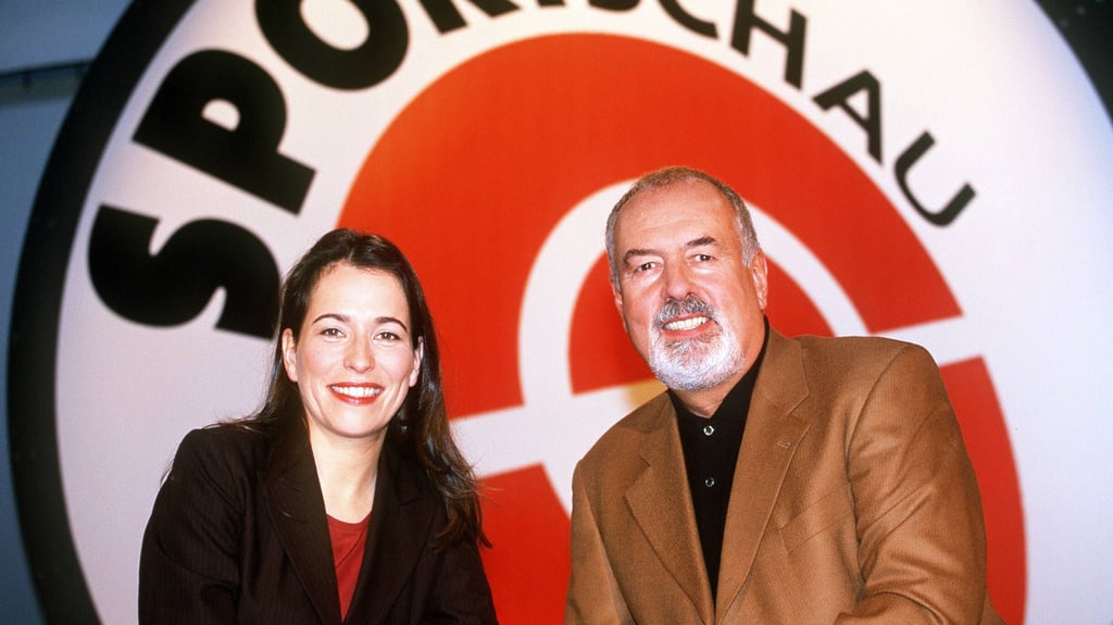 Anne Will - hier mit Heribert Faßbender - war die erste Frau, die die ARD-Sportschau moderierte.
