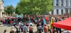 Hunderte Studenten protestierten am Mittwoch auf dem Uniplatz in Halle gegen Kürzungsvorschläge des Rektorats.