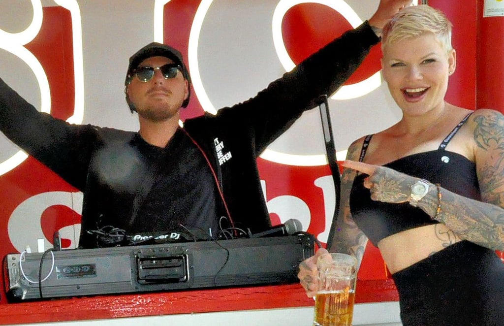 Die frühere Dschnugelkönigin Melanie Müller will öfters in Wolmirsleben sein, um Urlaub zu machen ? gnaz in Familie. Geplant ist aber, dass sie bald auch für die Badegäste singt.