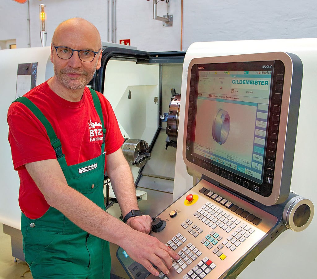 Dirk Wienicke arbeitet seit 20 Jahren als ehrenamtlicher Prüfer.