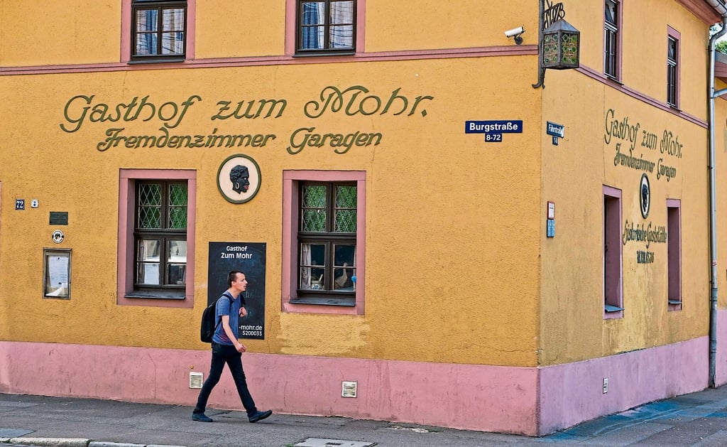 Blick auf die Mohr Gaststätte in der Burgstraße in Halle. Schon länger gibt es in der Saalestadt die Debatte, dass M-Wort abzuschaffen.