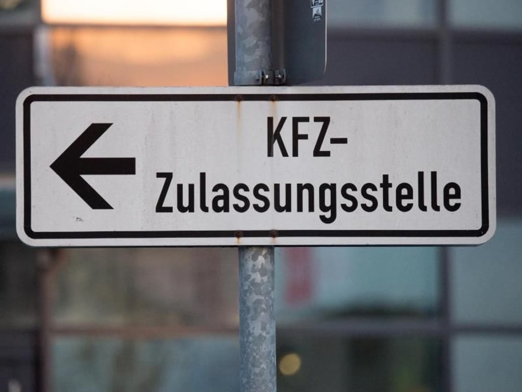 Symbolbild - Kfz-Zulassungsstelle