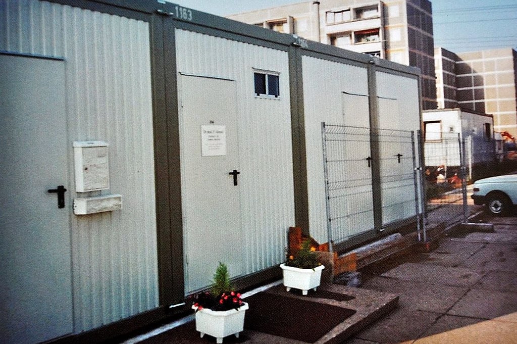 Anfangs praktizierten die Ahrends noch in Containern, bis die geräumigen Praxisräume fertig waren.