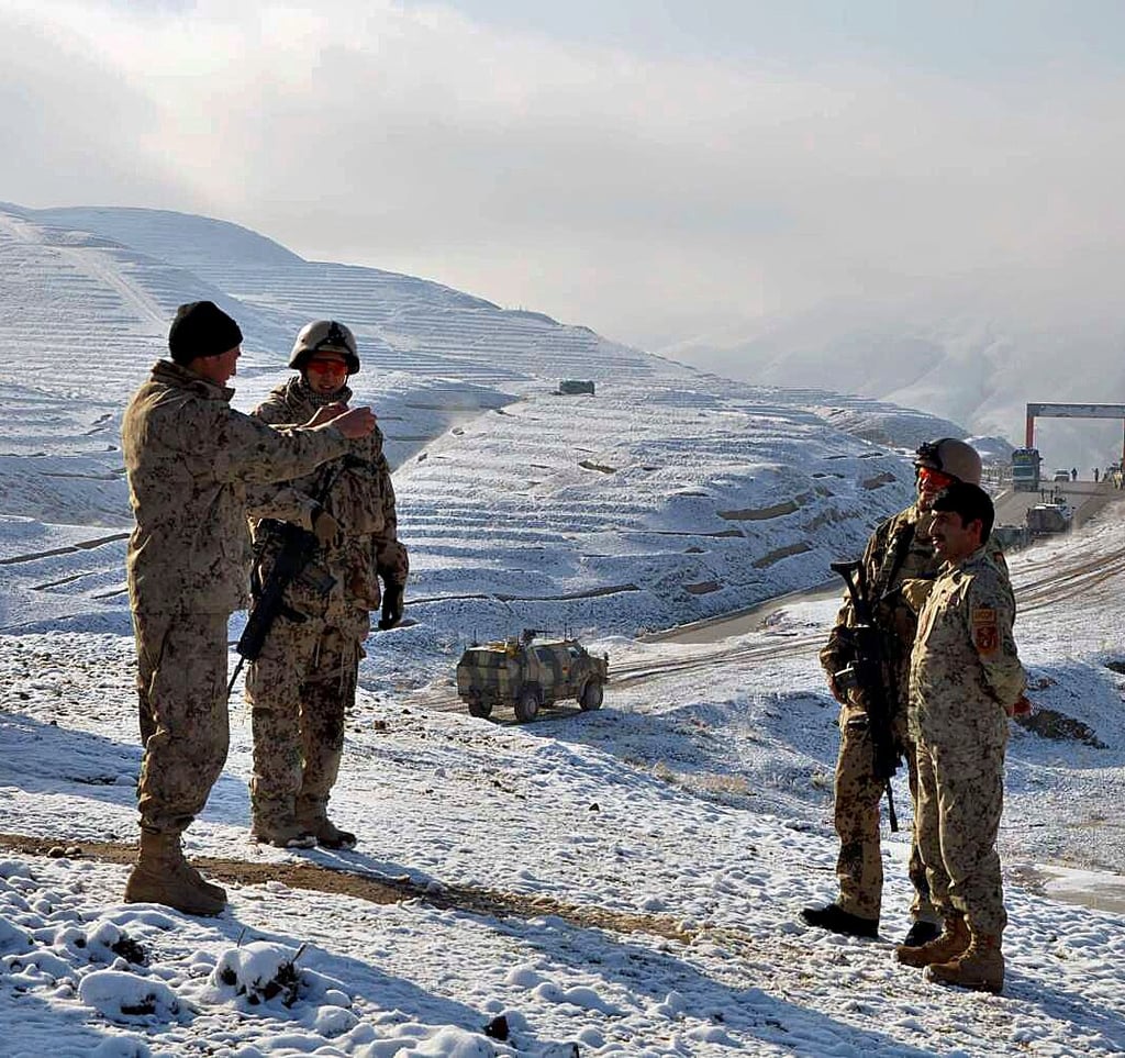 Havelberger Pioniersoldaten in Kunduz bei einer Patrouille in den Bergen Afghanistans 2013.