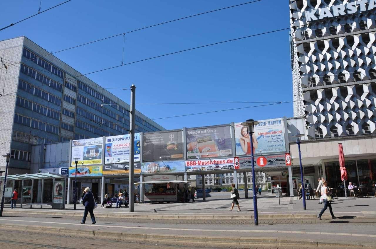 Alter Platz und neue Mitte in Magdeburg