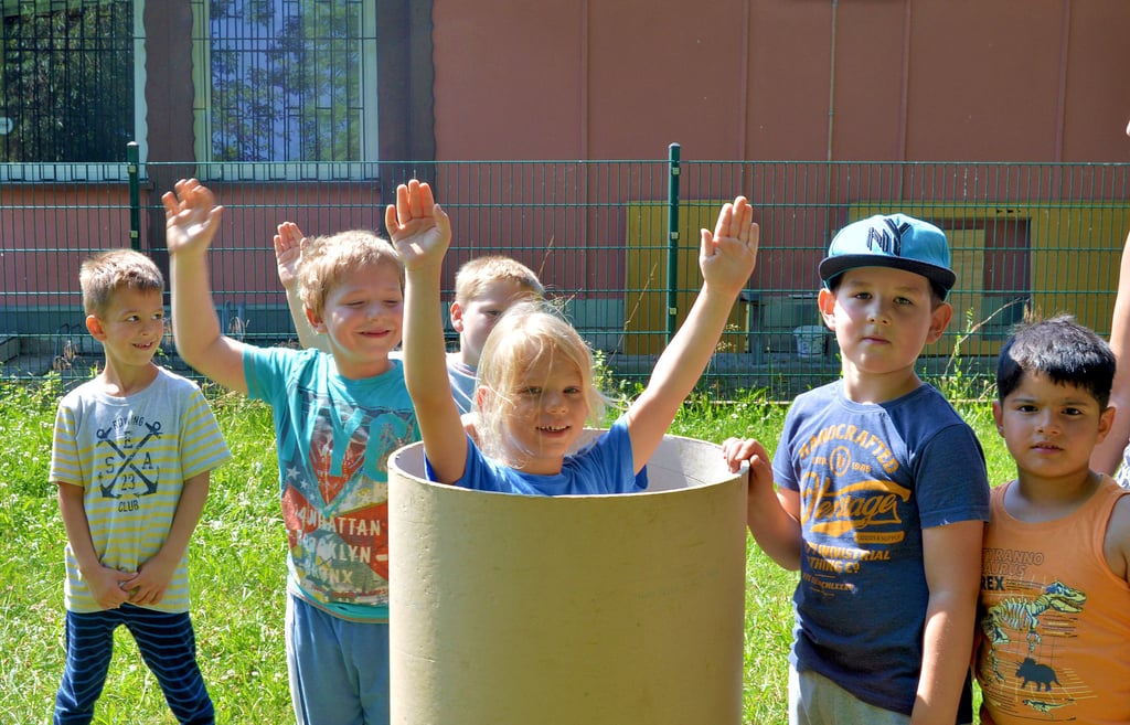 Mit viel Spiel und Spaß sind die Kinder der Kita Kinderland-Sonnenschein in Hohenmölsen am Montag in eine Festwoche anlässlich ihres 40-jährigen Bestehens gestartet.