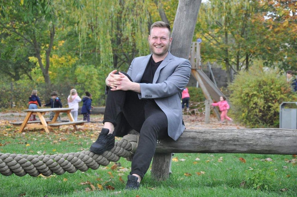 Henrik Hoffmann ist neuer Leiter der Haldensleber Kita „Max und Moritz“. Er ist der erste Mann in einer solchen Position in Haldensleben.