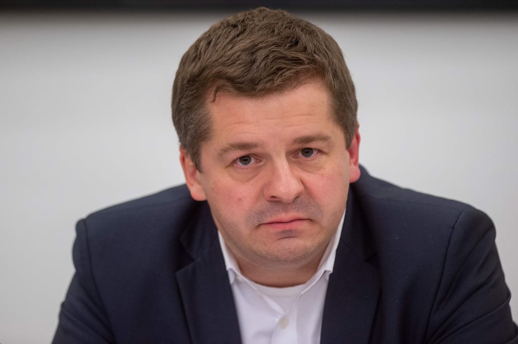 Sven Schulze, Generalsekretär der CDU Sachsen-Anhalt, nimmt an einer Pressekonferenz teil. Zuvor trafen sich die CDU-Kreisvorsitzenden und Mitglieder des Landesvorstandes, um den Fall des CDU-Kreisvorstandsmitglied R. Möritz intern aufzuarbeiten. +++ dpa-Bildfunk +++