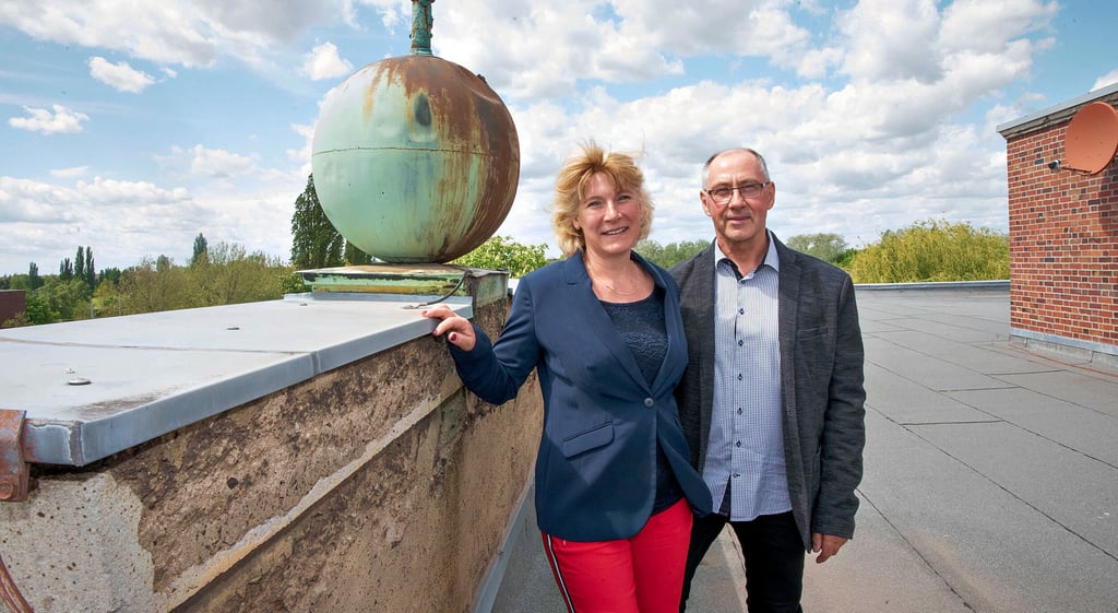 Birgit und Steffen Stage haben viel Geld und Herzblut in das historische Junkersgebäude gesteckt.