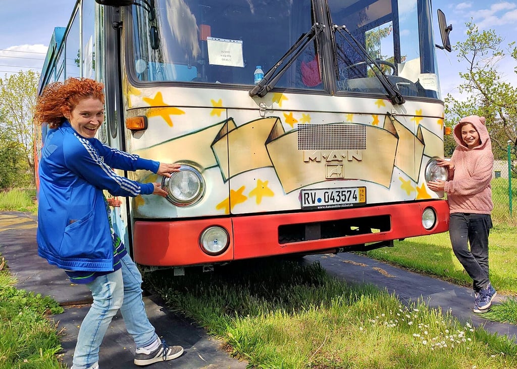 Alina Acedo und ihre Tochter Leah geben ihren Bus nicht wieder her.
