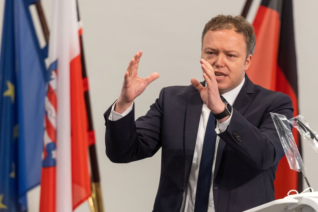 Mario Voigt (CDU) spricht während einer Landtagssitzung.