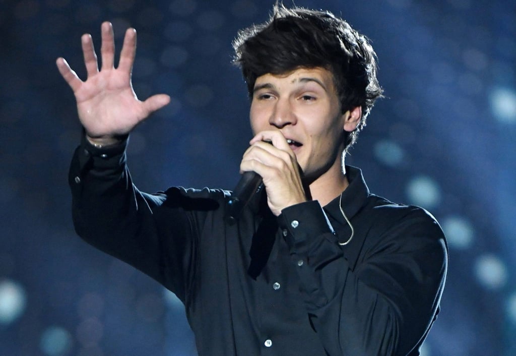 Der deutsche Popsänger Wincent Weiss hat den Song zur Fußball-EM einfach in der Sauna eingesungen.