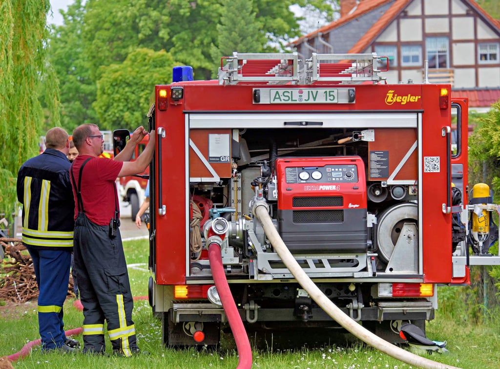 Die Feuerwehren aus vier Ortsteilen waren im Einsatz.