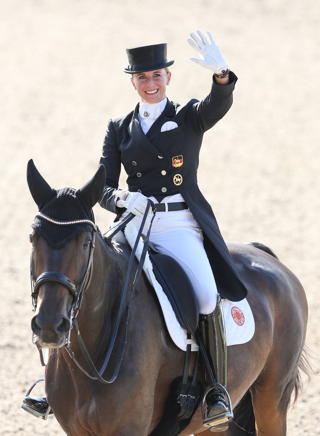 Dressurreiterin Jessica von Bredow-Werndl auf ihrer Stute Dalera.