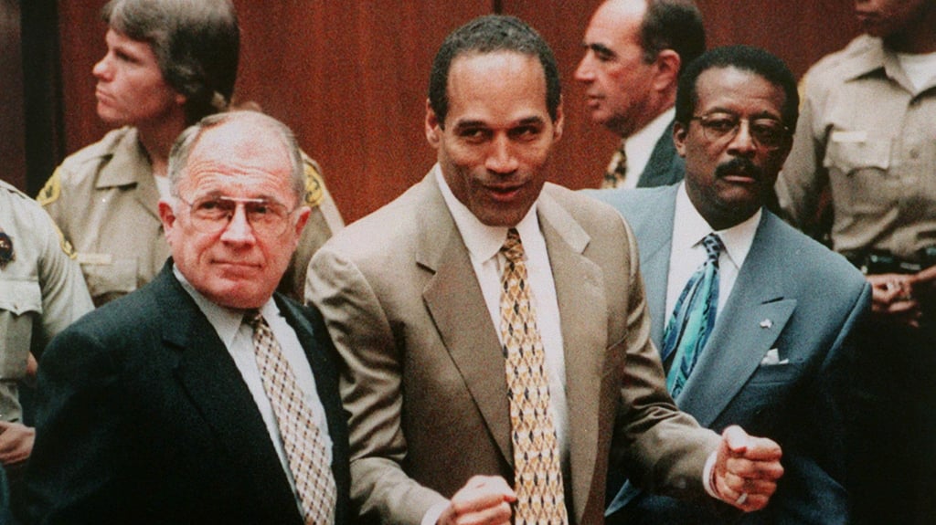 Zu den prominentesten Mandanten von US-Staranwalt F. Lee Bailey gehörte O. J. Simpson: Im Mordprozess gegen den Ex-Footballer erreichte Bailey 1995 ein „Nicht schuldig“.
