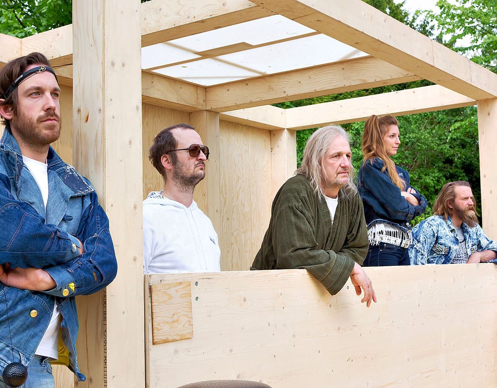 Andreas Hammer, Johannes Winde, Stephan Korves, Isabell Giebeler und Sebastian Graf, hier noch in Probenkostümen, sind heute Abend zur Premiere zu erleben.