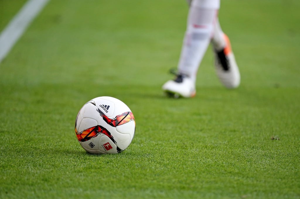 Ein Fußball-Spiel.